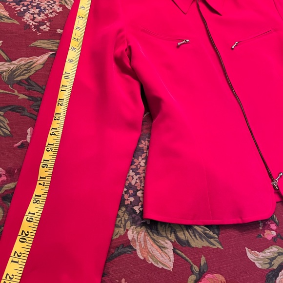 Casual Corners – 2 pc Day to Evening - Red “Hot” 100% Silk Suit- Skirt/Jacket - Picture 4 of 15